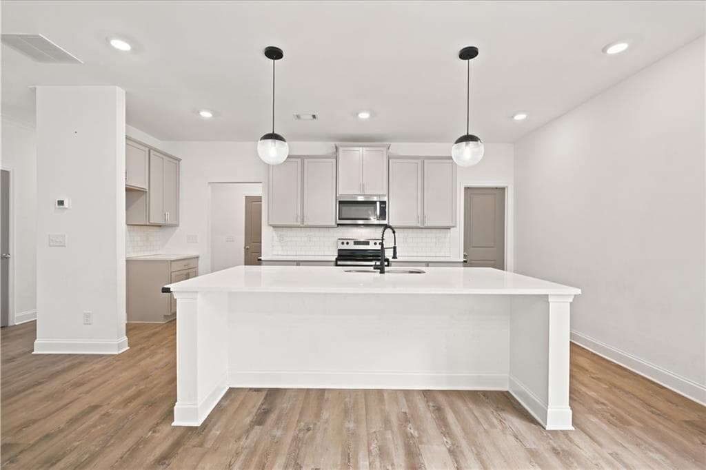 4 bedroom, 3 bathroom, 2,472 sq ft single family residence for sale at 2965 Vinca Drive, Buford, GA 30519 — photo 6
