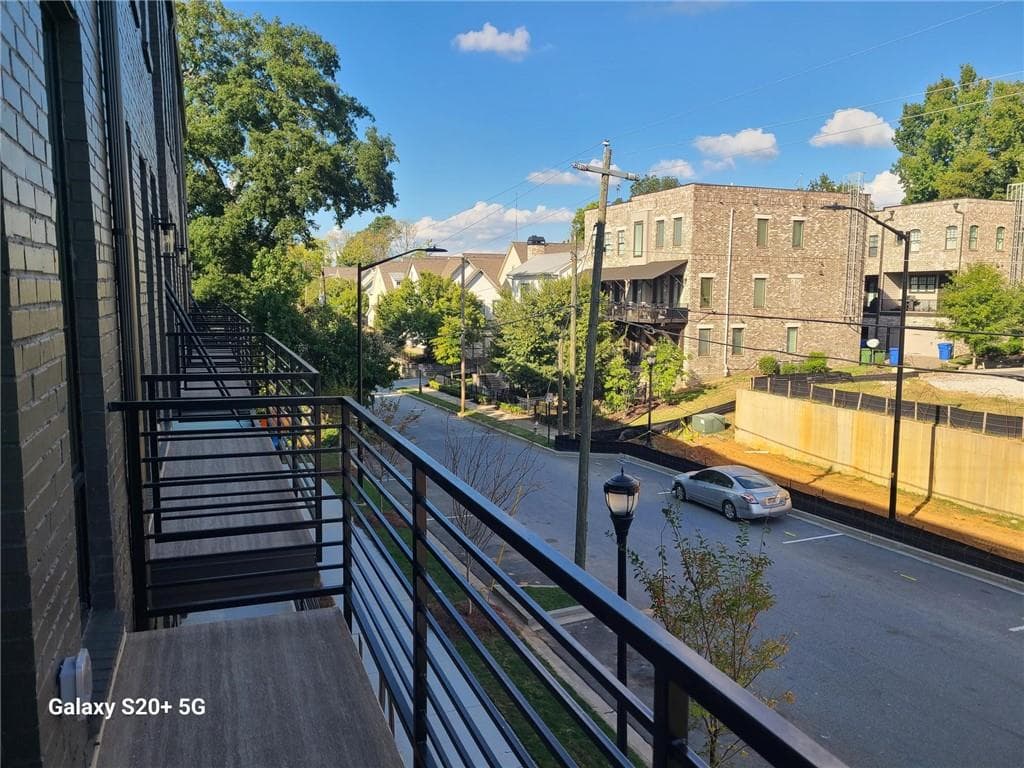 2 bedroom, 2 bathroom, 1,025 sq ft condominium for sale at 1281 Felix Court NW 9, Atlanta, GA 30318 — photo 7