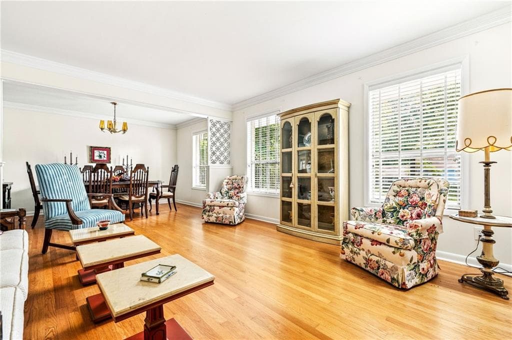 3 bedroom, 2 bathroom, 1,880 sq ft single family residence for sale at 2338 Kings Point Drive, Dunwoody, GA 30338 — photo 5
