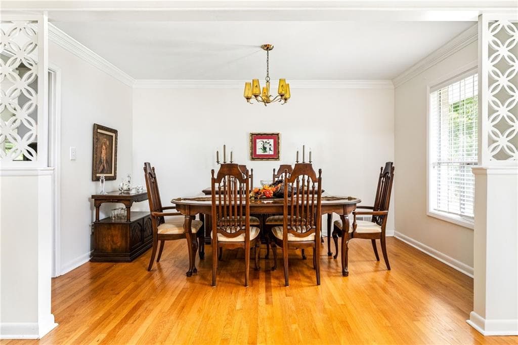 3 bedroom, 2 bathroom, 1,880 sq ft single family residence for sale at 2338 Kings Point Drive, Dunwoody, GA 30338 — photo 6