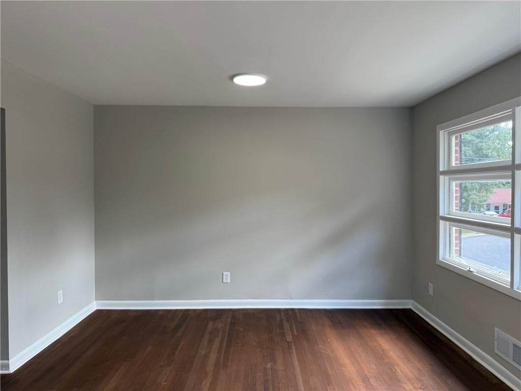 4 bedroom, 3 bathroom, 1,946 sq ft single family residence for sale at 3229 Vanderbilt Lane, Atlanta, GA 30318 — photo 9