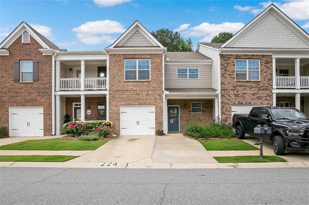 3 bedroom, 3 bathroom, 1,902 sq ft home for sale at 224 Madison Avenue, Acworth, GA