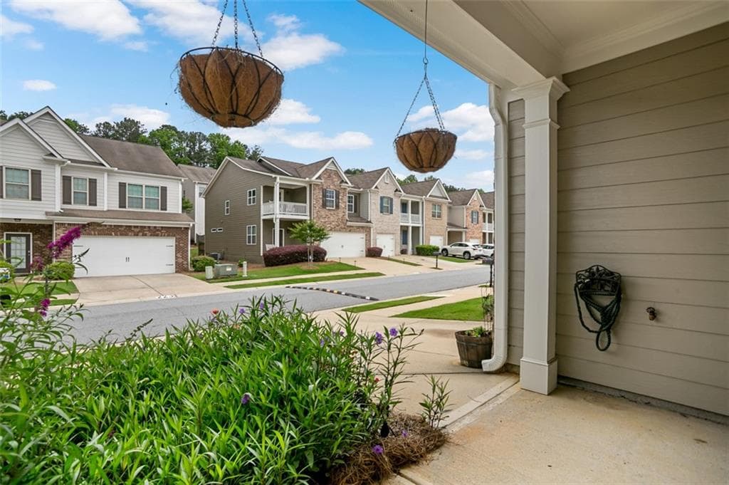 3 bedroom, 3 bathroom, 1,902 sq ft townhouse for sale at 224 Madison Avenue, Acworth, GA 30102 — photo 2