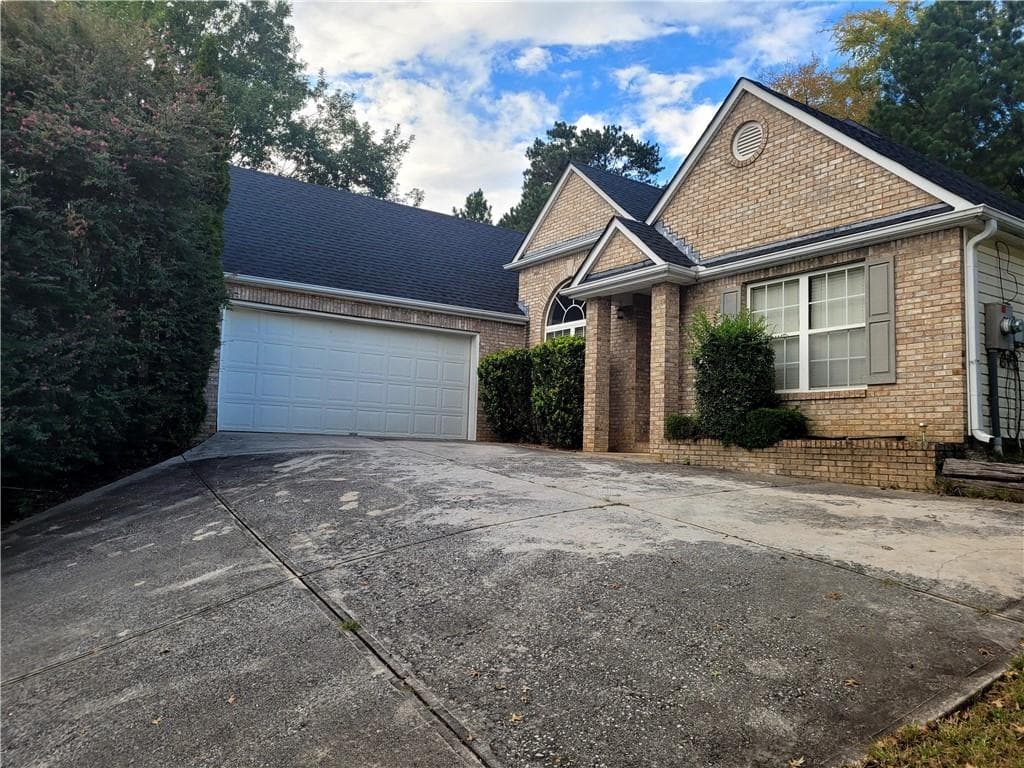3 bedroom, 2 bathroom, 1,742 sq ft single family residence for rent at 2360 Pettit Drive, Conyers, GA 30012 for $2,000 a month — photo 2