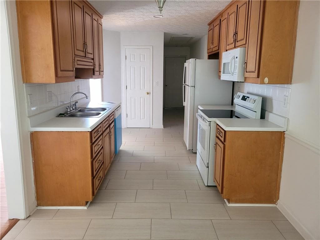 3 bedroom, 2 bathroom, 1,742 sq ft single family residence for rent at 2360 Pettit Drive, Conyers, GA 30012 for $2,000 a month — photo 8