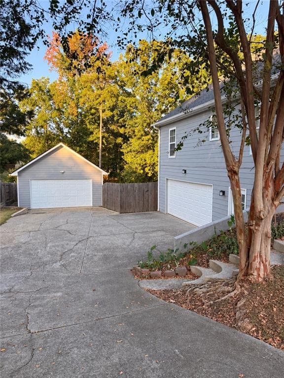 4 bedroom, 3 bathroom, 2,374 sq ft single family residence for sale at 3336 Duncan Bridge Trail, Buford, GA 30519 — photo 2