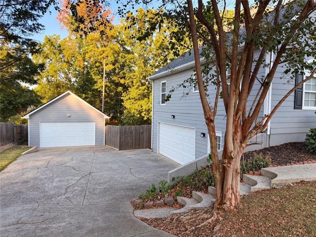 4 bedroom, 3 bathroom, 2,374 sq ft single family residence for sale at 3336 Duncan Bridge Trail, Buford, GA 30519 — photo 3