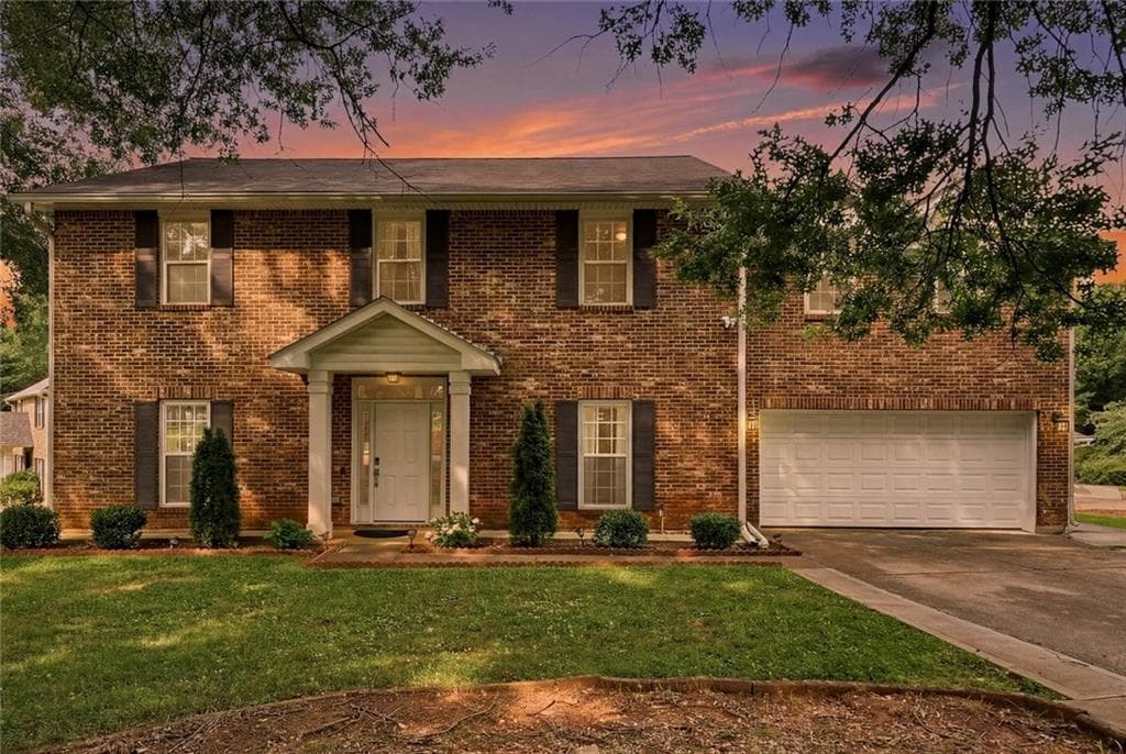 4 bedroom, 3 bathroom, 2,536 sq ft single family residence for rent at 500 Willow Lookout, Alpharetta, GA 30022 for $3,500 a month — photo 1 of 28