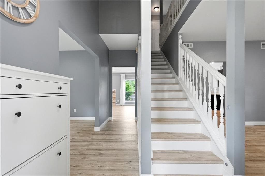 4 bedroom, 3 bathroom, 2,536 sq ft single family residence for rent at 500 Willow Lookout, Alpharetta, GA 30022 for $3,500 a month — photo 3