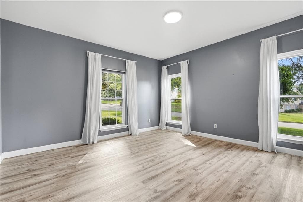 4 bedroom, 3 bathroom, 2,536 sq ft single family residence for rent at 500 Willow Lookout, Alpharetta, GA 30022 for $3,500 a month — photo 5