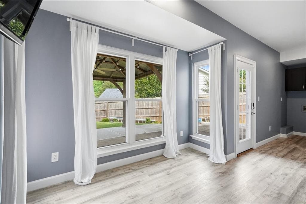 4 bedroom, 3 bathroom, 2,536 sq ft single family residence for rent at 500 Willow Lookout, Alpharetta, GA 30022 for $3,500 a month — photo 6