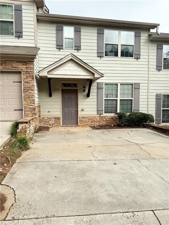 3 bedroom, 3 bathroom, 1,632 sq ft townhouse for rent at 4153 Park Chase Drive, East Point, GA 30344 for $1,795 a month — photo 1 of 24