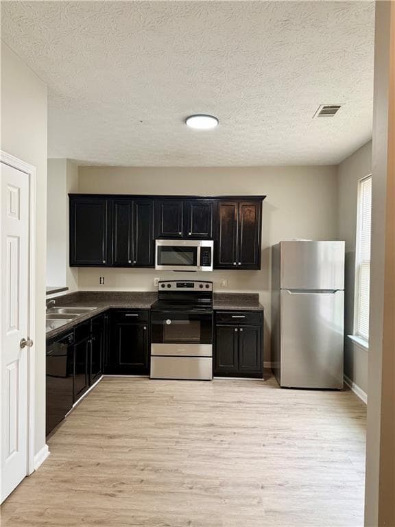 3 bedroom, 3 bathroom, 1,632 sq ft townhouse for rent at 4153 Park Chase Drive, East Point, GA 30344 for $1,795 a month — photo 4