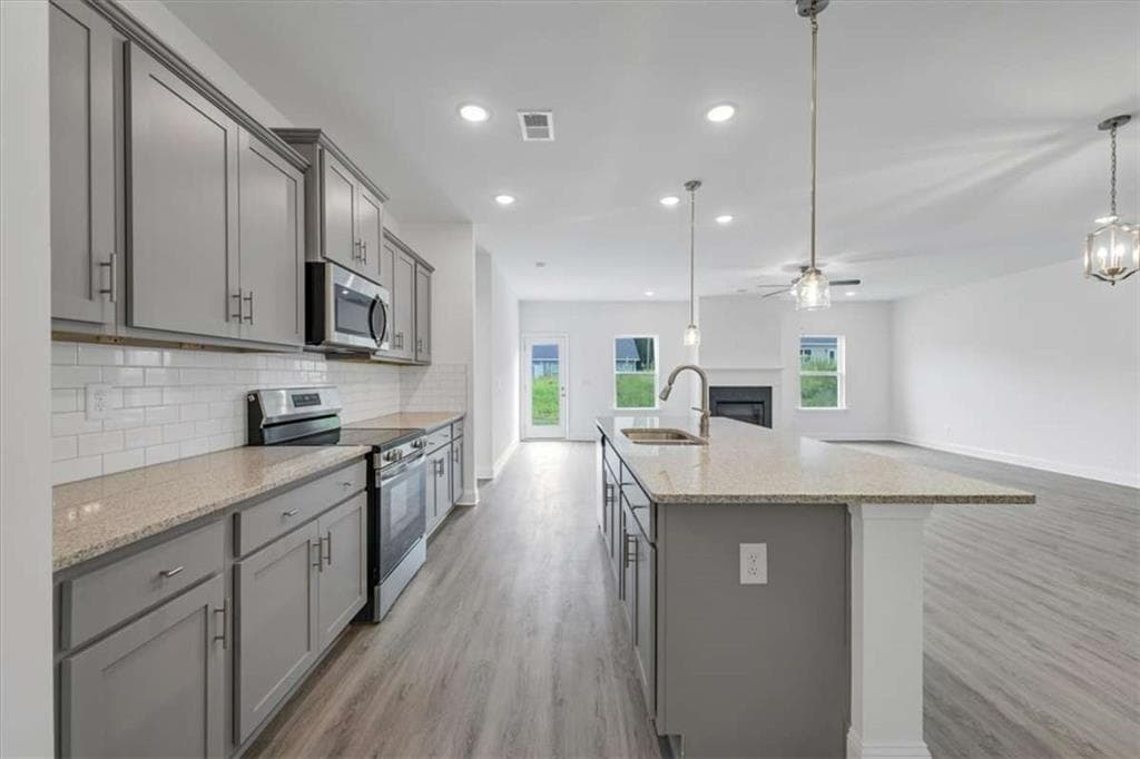 4 bedroom, 3 bathroom, 2,328 sq ft single family residence for sale at 313 Angela Avenue, Bowdon, GA 30108 — photo 6