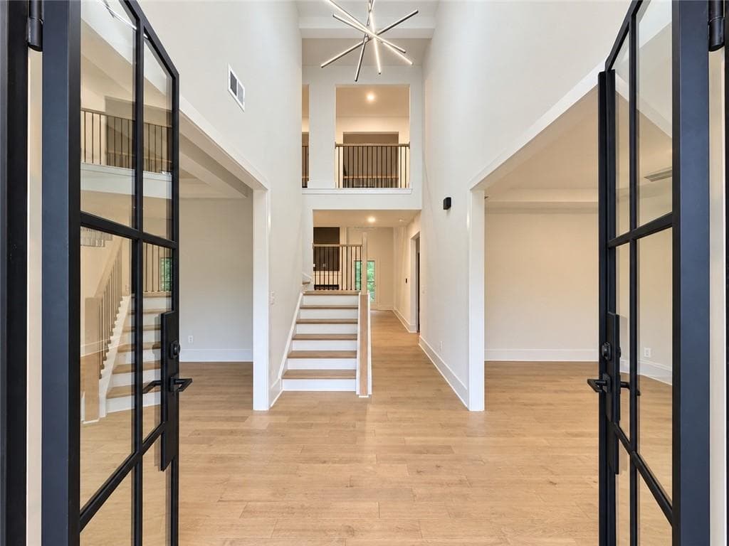 5 bedroom, 4 bathroom single family residence under contract at 1061 Horizon Court, Covington, GA 30016 — photo 3