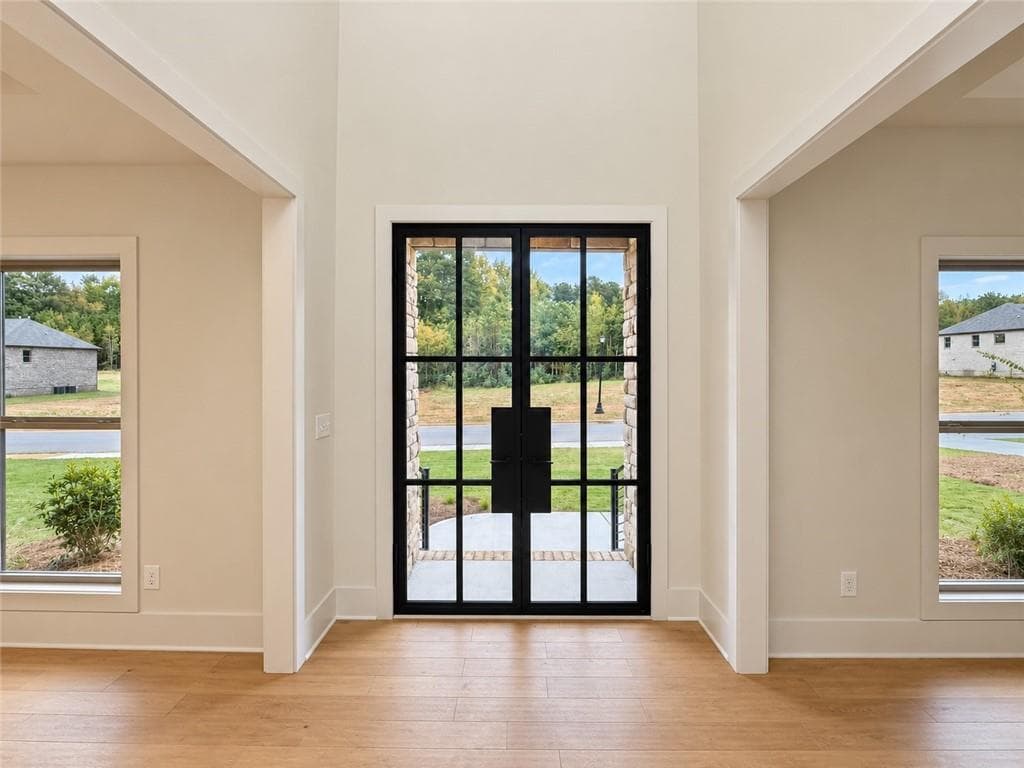 5 bedroom, 4 bathroom single family residence under contract at 1061 Horizon Court, Covington, GA 30016 — photo 5
