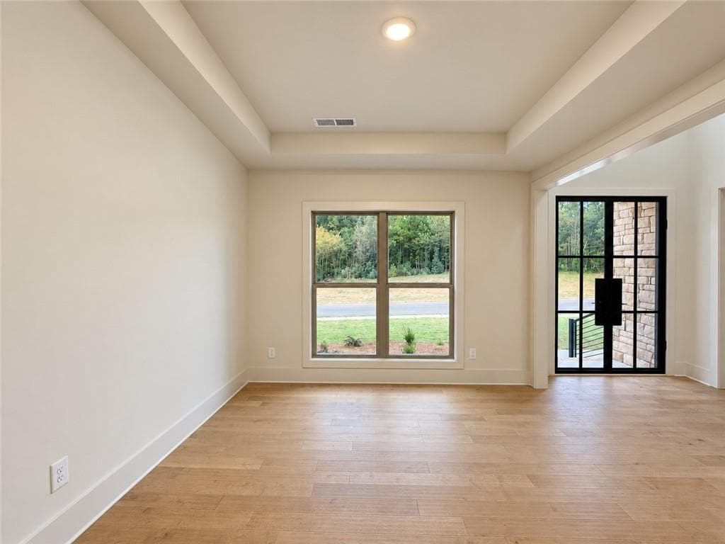 5 bedroom, 4 bathroom single family residence under contract at 1061 Horizon Court, Covington, GA 30016 — photo 6