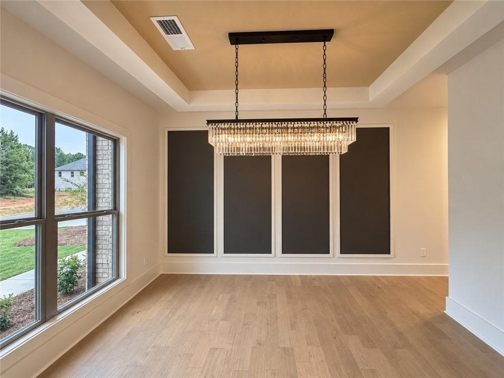 5 bedroom, 4 bathroom single family residence under contract at 1061 Horizon Court, Covington, GA 30016 — photo 7