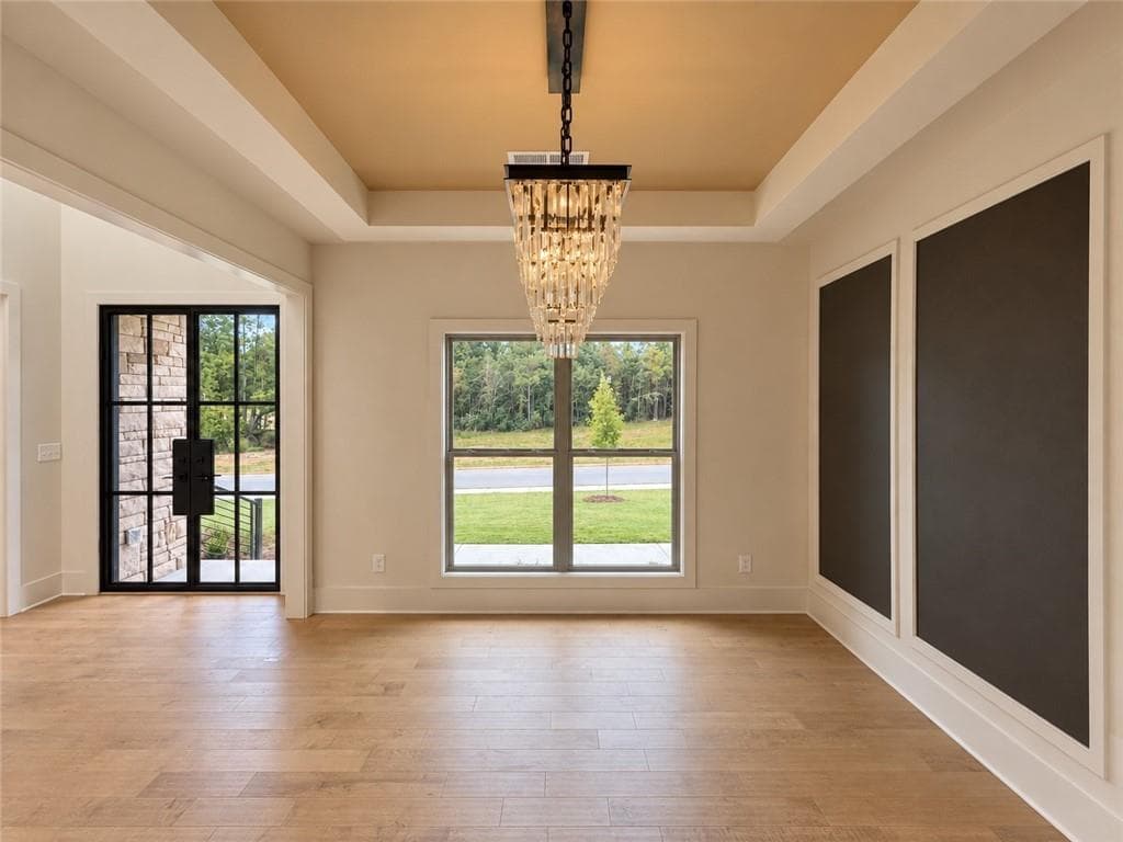 5 bedroom, 4 bathroom single family residence under contract at 1061 Horizon Court, Covington, GA 30016 — photo 8