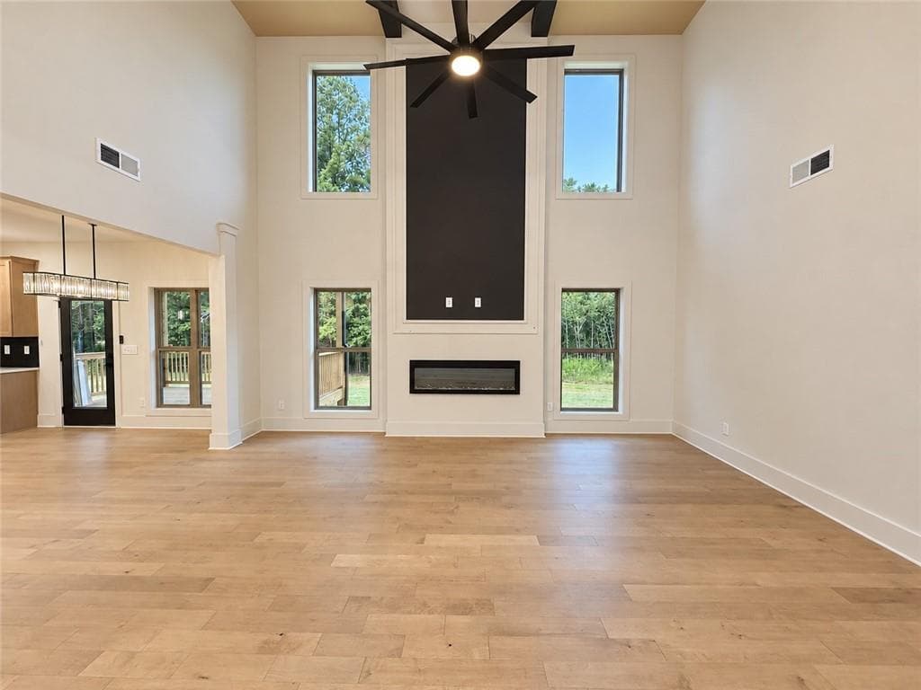 5 bedroom, 4 bathroom single family residence under contract at 1061 Horizon Court, Covington, GA 30016 — photo 9
