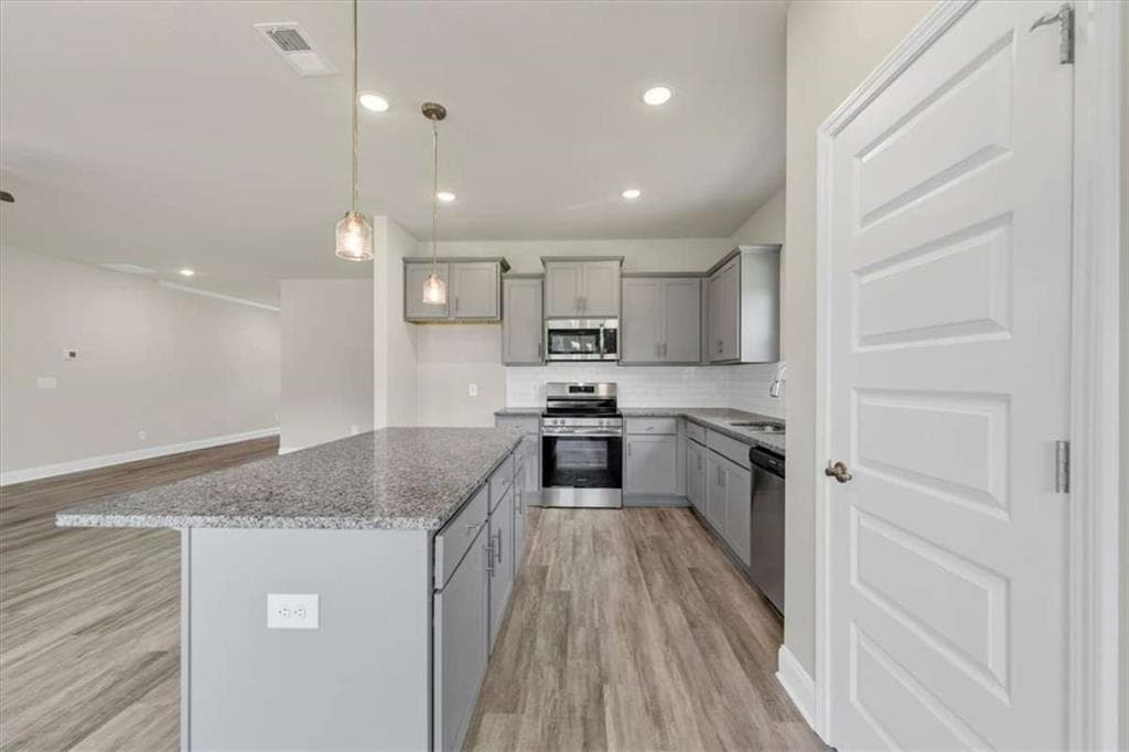 4 bedroom, 2 bathroom, 1,902 sq ft single family residence for sale at 321 Angela Avenue, Bowdon, GA 30108 — photo 4