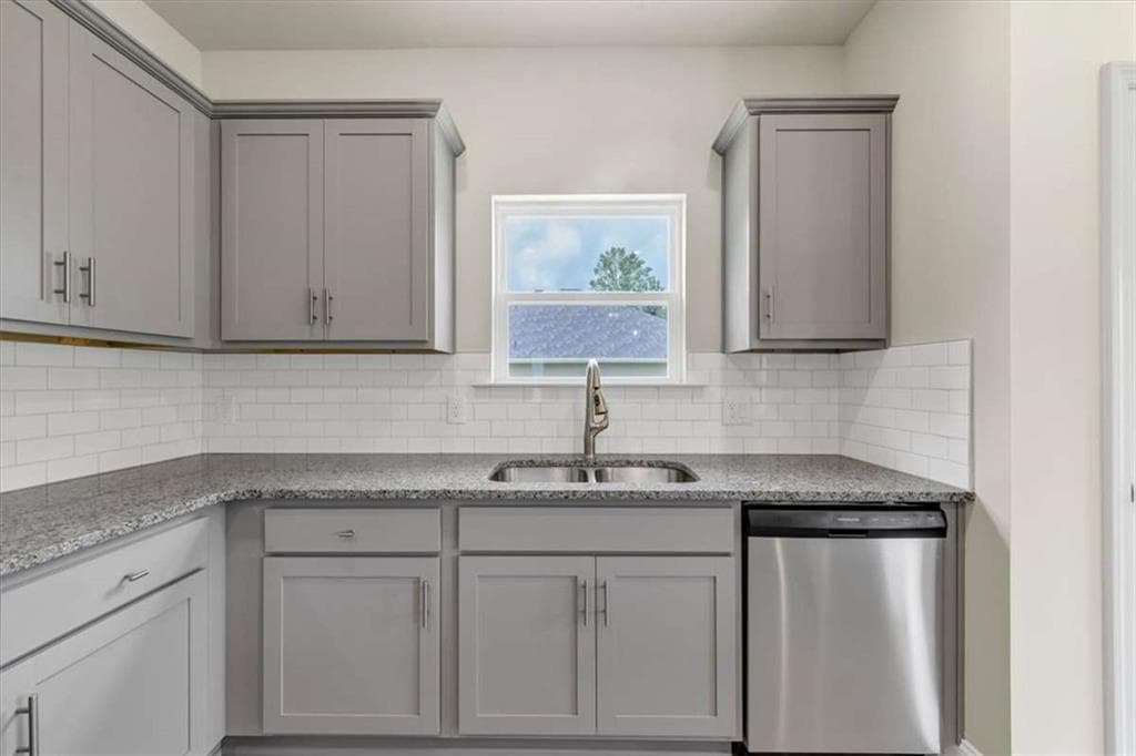 4 bedroom, 2 bathroom, 1,902 sq ft single family residence for sale at 321 Angela Avenue, Bowdon, GA 30108 — photo 6