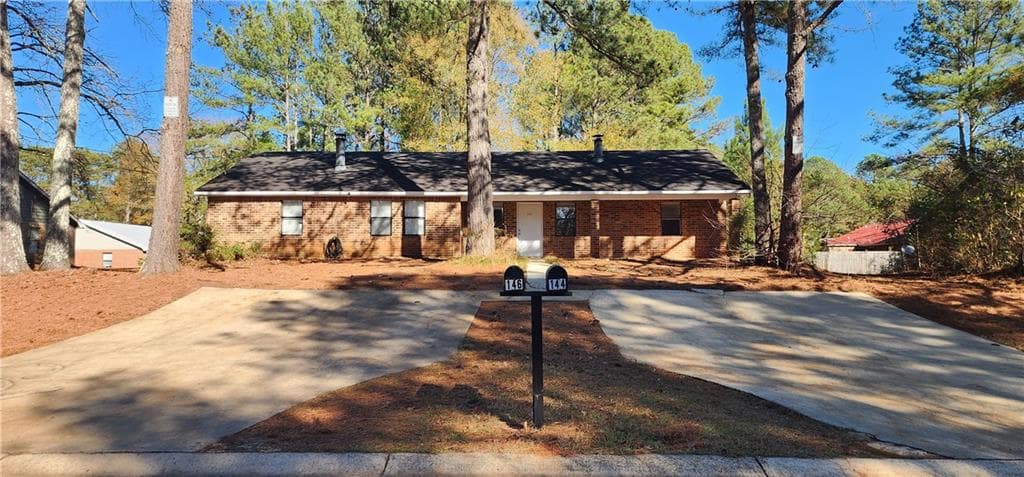 duplex for sale at 144 W Paces Drive, Athens, GA 30605