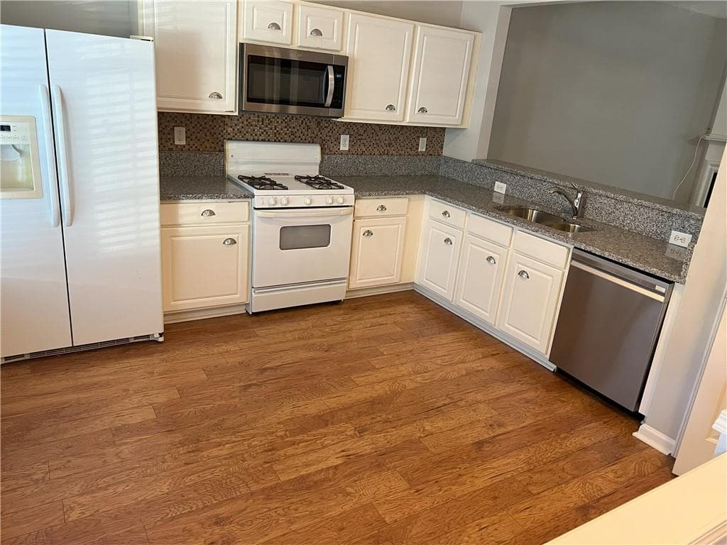 2 bedroom, 3 bathroom, 1,370 sq ft other for rent at 2010 Whitestone Place, Alpharetta, GA 30005 for $1,950 a month — photo 4
