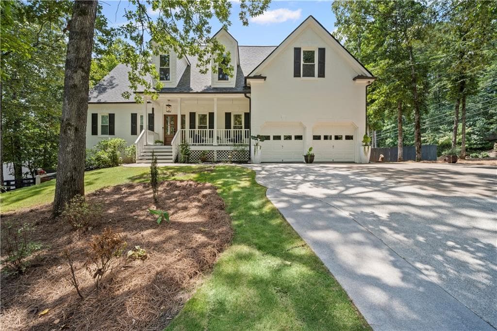 6 bedroom, 5 bathroom, 3,693 sq ft single family residence for sale at 1585 Roper Rd, Canton, GA 30115 — photo 3