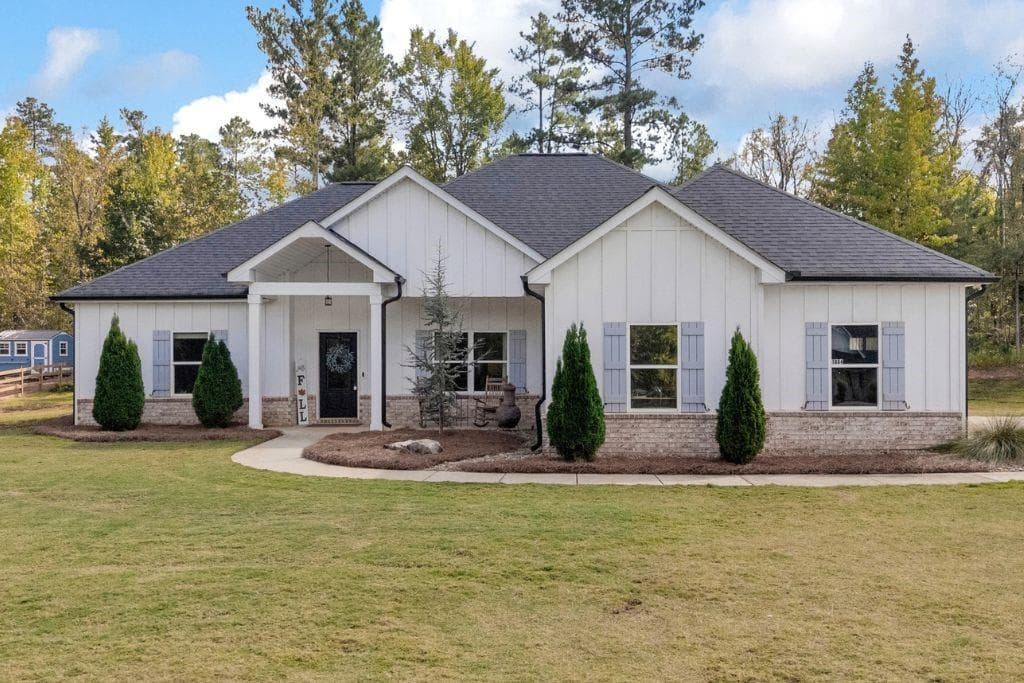 4 bedroom, 2 bathroom, 1,889 sq ft home for sale at 1094 Mcleod Estates Drive, Monroe, GA