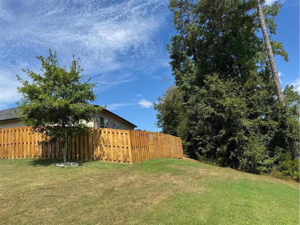 3 bedroom, 2 bathroom, 1,747 sq ft single family residence for sale at 9410 Bandywood Drive, Covington, GA 30014 — photo 3