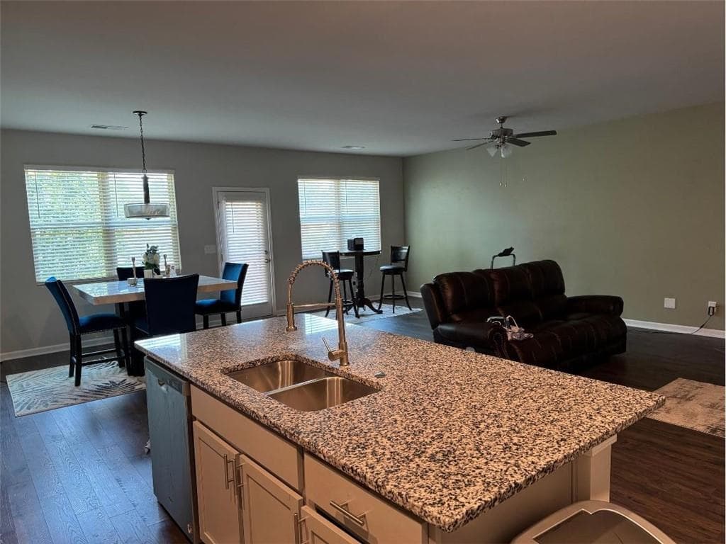3 bedroom, 2 bathroom, 1,747 sq ft single family residence for sale at 9410 Bandywood Drive, Covington, GA 30014 — photo 10