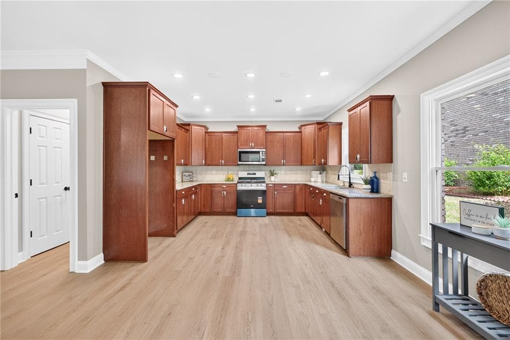 5 bedroom, 4 bathroom, 2,822 sq ft single family residence for sale at 1214 Ridge Hollow Lane, Lawrenceville, GA 30043 — photo 10