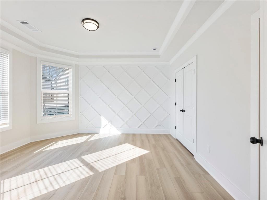 5 bedroom, 3 bathroom, 2,672 sq ft single family residence for sale at 4436 Hosch Reserve Court, Buford, GA 30519 — photo 5