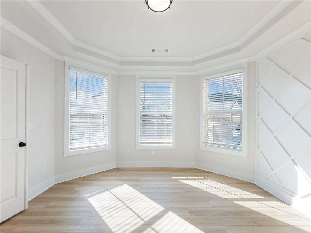 5 bedroom, 3 bathroom, 2,672 sq ft single family residence for sale at 4436 Hosch Reserve Court, Buford, GA 30519 — photo 7