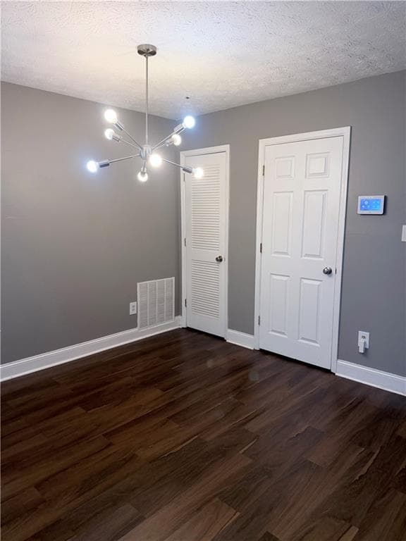 2 bedroom, 2 bathroom, 952 sq ft townhouse for sale at 2185 Wellington Circle, Lithonia, GA 30058 — photo 9