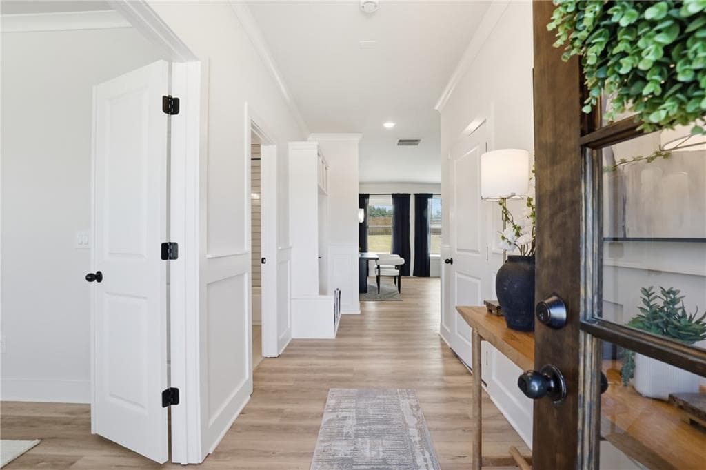 5 bedroom, 3 bathroom, 2,672 sq ft single family residence for sale at 4436 Hosch Reserve Court, Buford, GA 30519 — photo 4