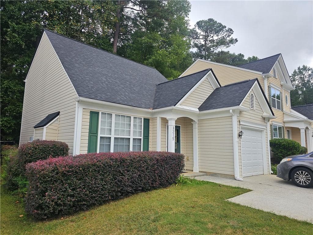 3 bedroom, 3 bathroom, 1,388 sq ft single family residence for sale at 3215 Oxwell Drive, Duluth, GA 30096 — photo 3