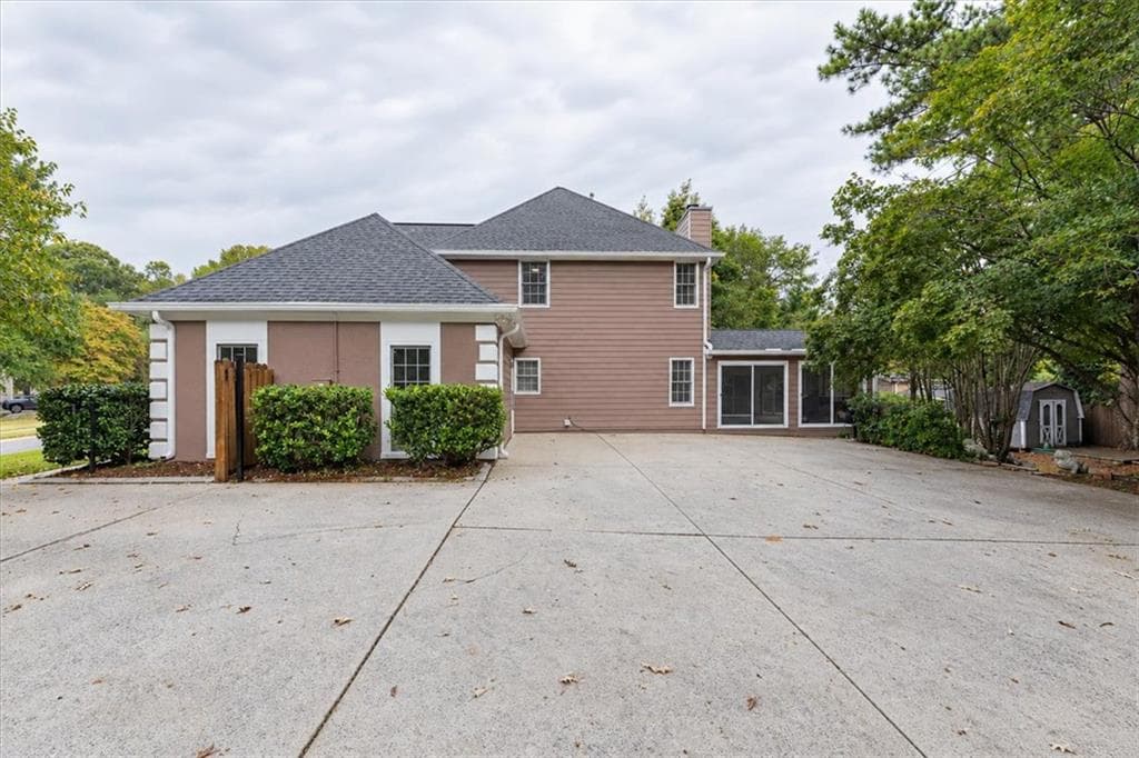 4 bedroom, 3 bathroom, 2,816 sq ft single family residence for sale at 2374 Battle Forest Dr SW, Marietta, GA 30064 — photo 5