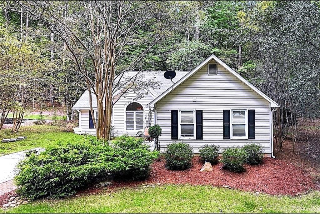 3 bedroom, 2 bathroom, 1,345 sq ft single family residence for sale at 146 Pinebrook Drive, Waleska, GA 30183