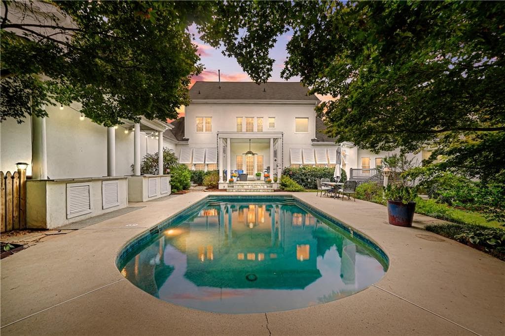 5 bedroom, 9 bathroom, 6,377 sq ft single family residence under contract at 1890 Kirkmont Drive, Marietta, GA 30064 — photo 3