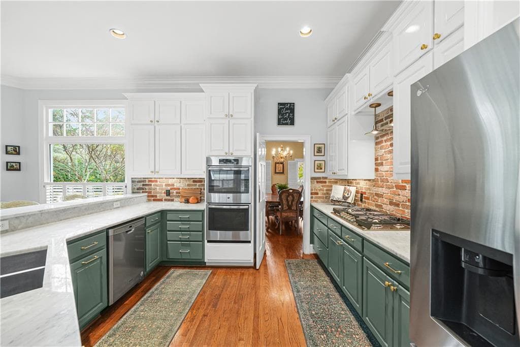 5 bedroom, 9 bathroom, 6,377 sq ft single family residence under contract at 1890 Kirkmont Drive, Marietta, GA 30064 — photo 8