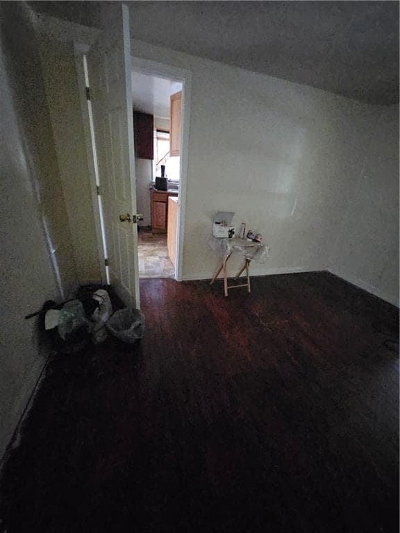 3 bedroom, 1 bathroom, 1,100 sq ft single family residence for sale at 117 Lake Drive, Griffin, GA 30223 — photo 2