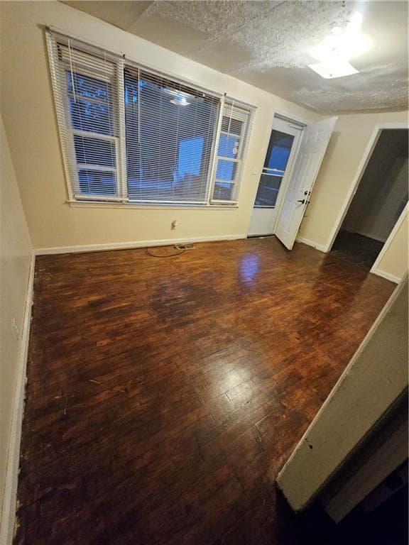 3 bedroom, 1 bathroom, 1,100 sq ft single family residence for sale at 117 Lake Drive, Griffin, GA 30223 — photo 3