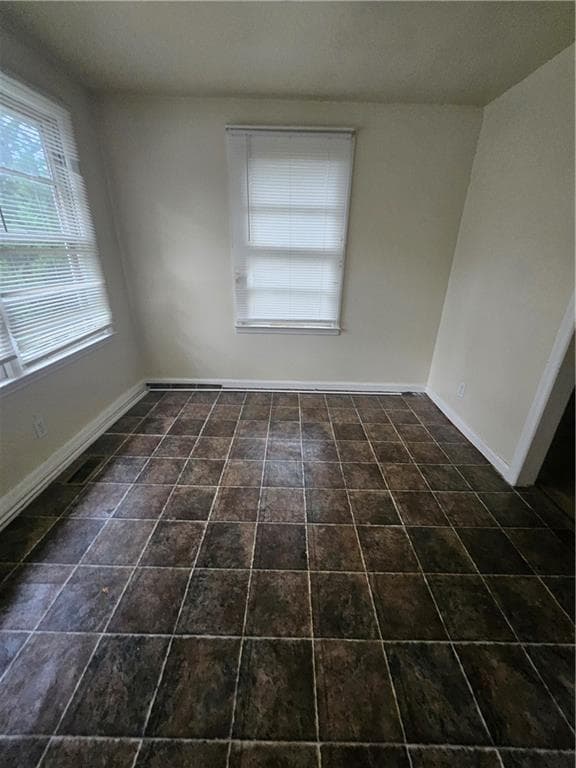 3 bedroom, 1 bathroom, 1,100 sq ft single family residence for sale at 117 Lake Drive, Griffin, GA 30223 — photo 4