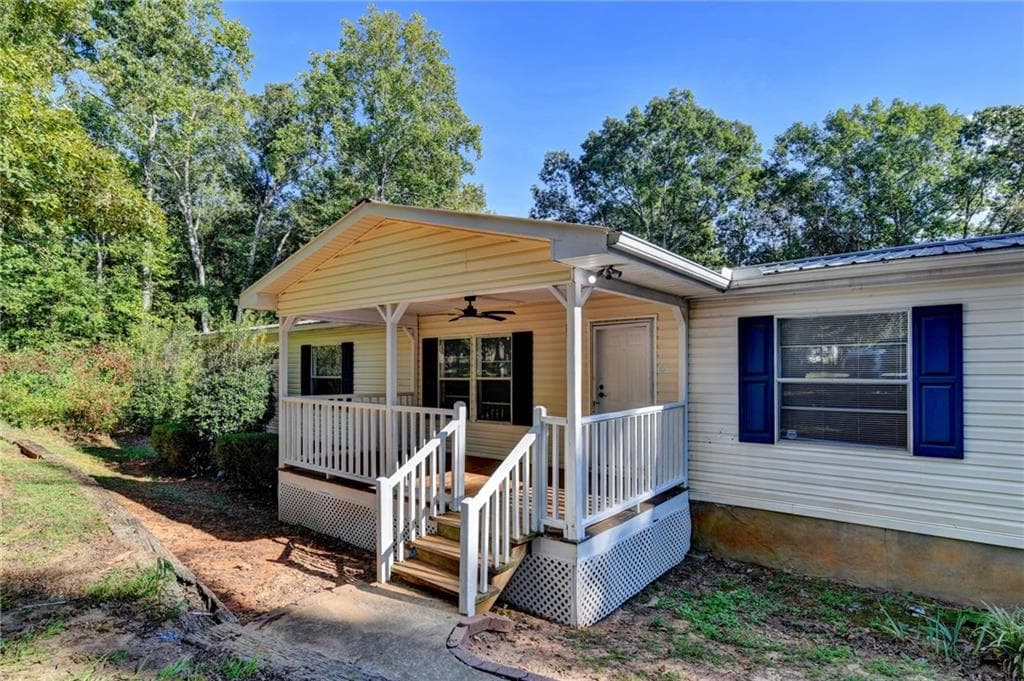 4 bedroom, 2 bathroom, 2,016 sq ft single family residence for sale at 5500 Hemlock Court, Lula, GA 30554 — photo 9