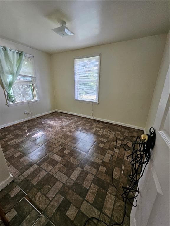 3 bedroom, 1 bathroom, 1,100 sq ft single family residence for sale at 117 Lake Drive, Griffin, GA 30223 — photo 6