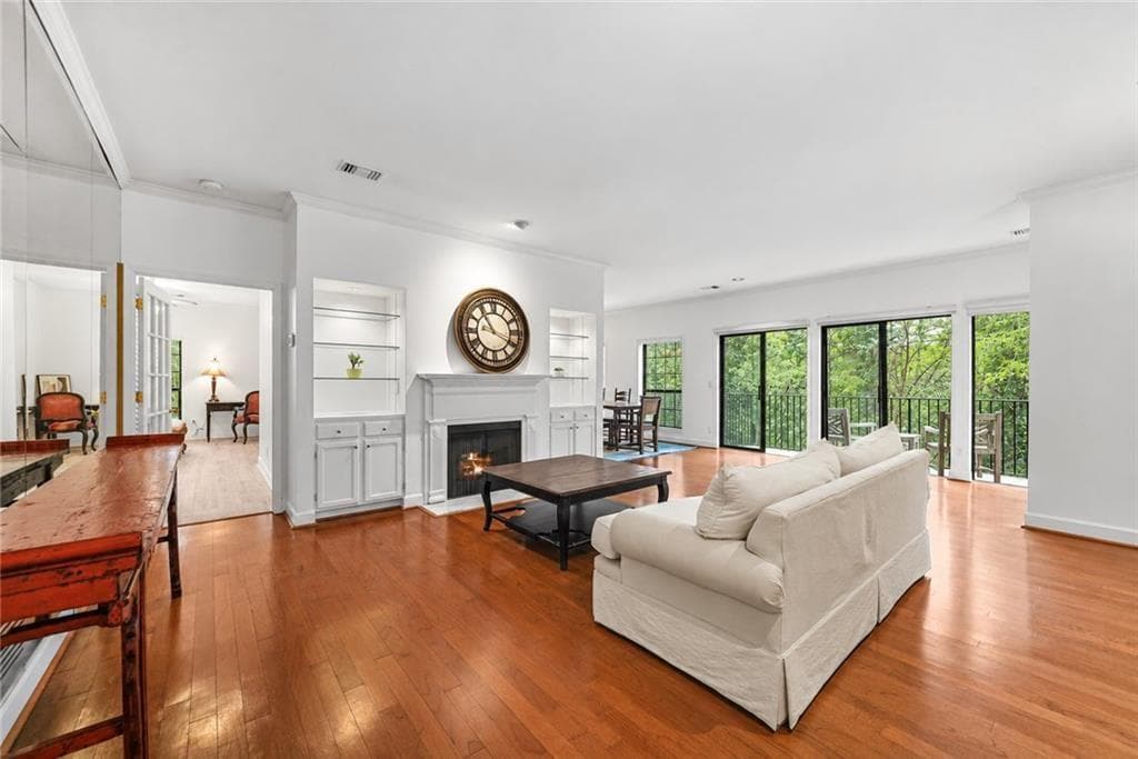 2 bedroom, 3 bathroom, 1,730 sq ft condominium for sale at 3071 Lenox Road 11, Atlanta, GA 30324 — photo 5