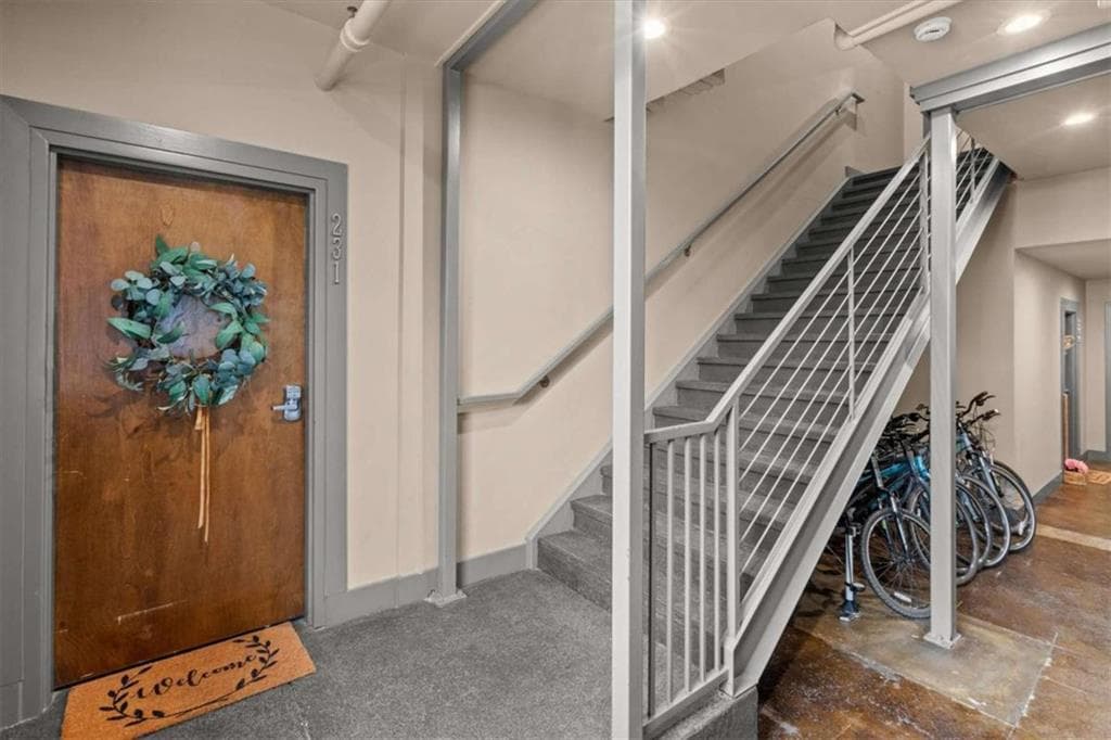 2 bedroom, 1 bathroom, 1,094 sq ft single family residence for sale at 205 Johnson Avenue, Carrollton, GA 30117 — photo 4