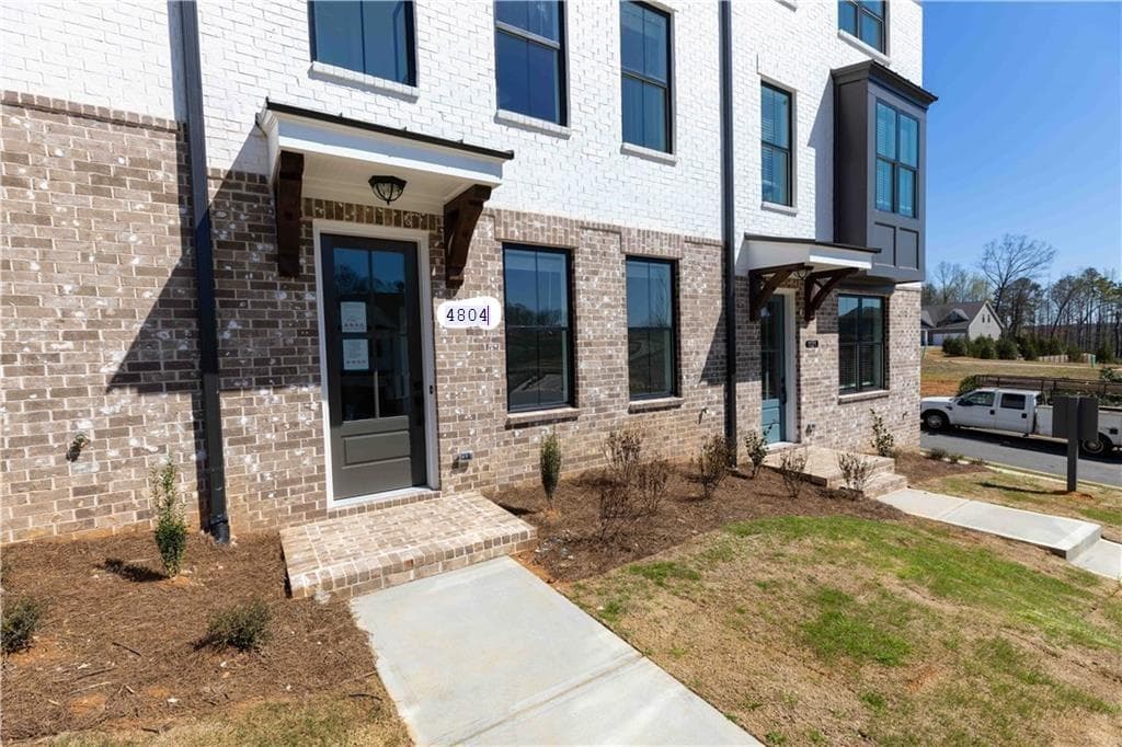 3 bedroom, 4 bathroom, 1,893 sq ft townhouse for rent at 4804 Larkin Pass 53, Buford, GA 30518 for $2,600 a month